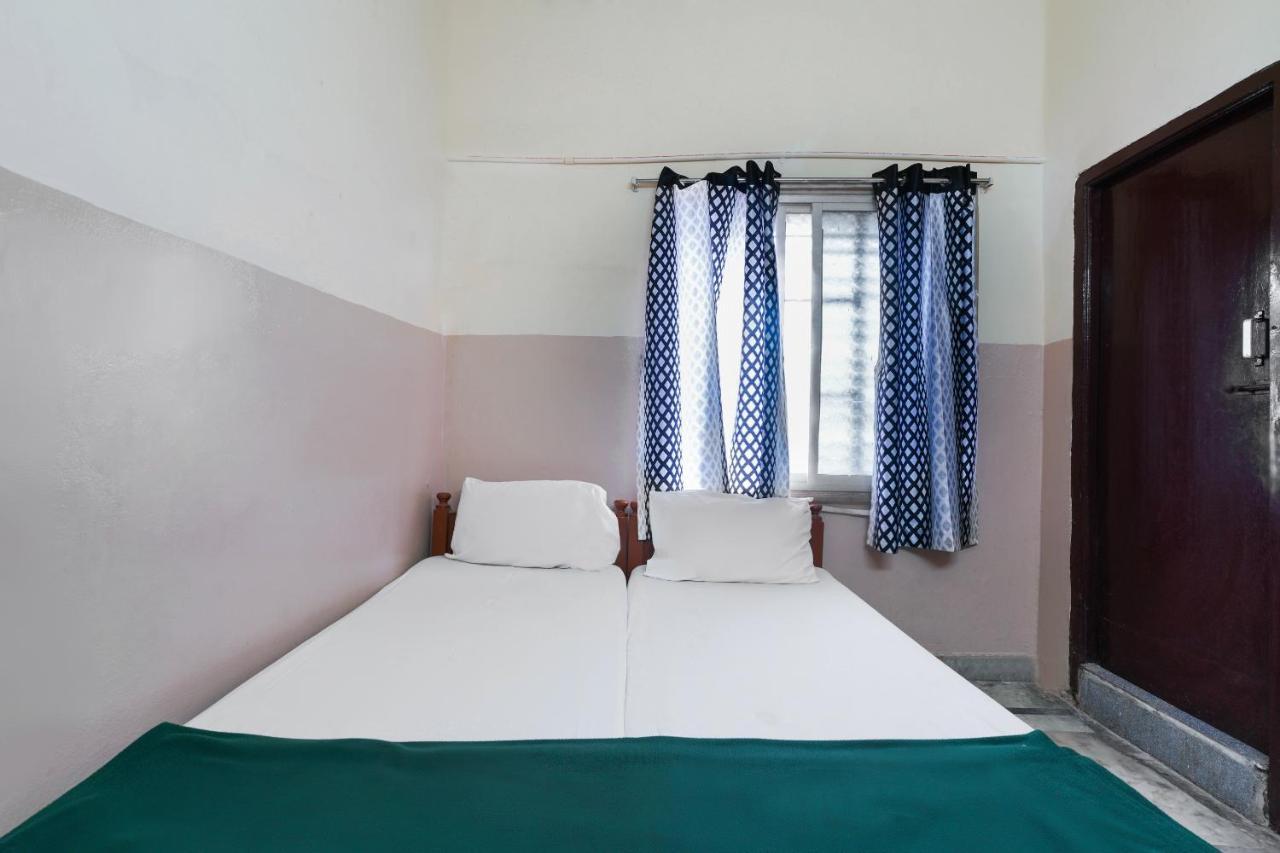 Spot On Sri Sai Lohith Lodge Near Snow World Secundurabad Eksteriør bilde