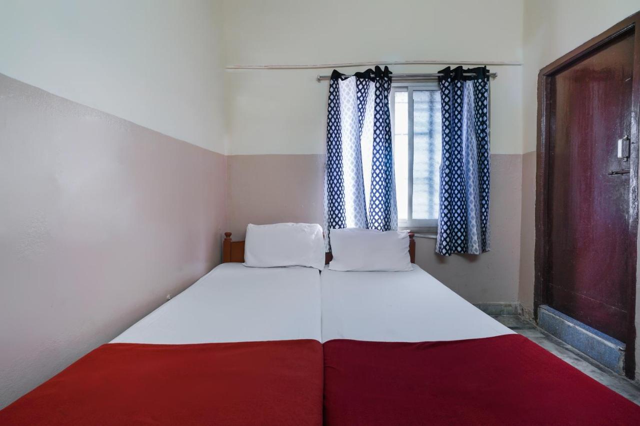 Spot On Sri Sai Lohith Lodge Near Snow World Secundurabad Eksteriør bilde