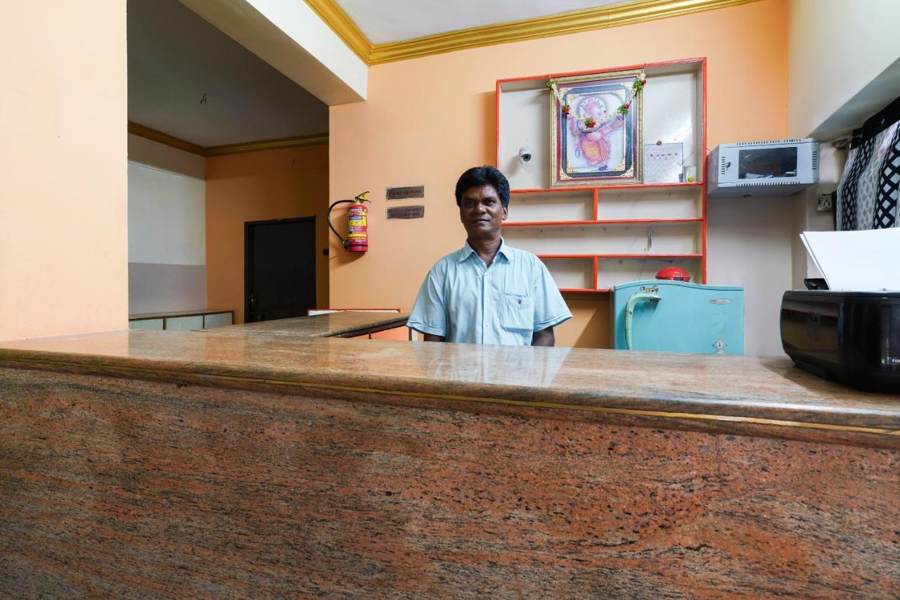 Spot On Sri Sai Lohith Lodge Near Snow World Secundurabad Eksteriør bilde