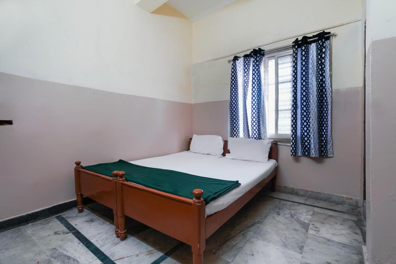 Spot On Sri Sai Lohith Lodge Near Snow World Secundurabad Eksteriør bilde